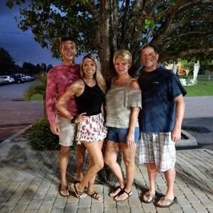 Meet your Posher, Holly